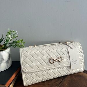A New Day Classic White Quilted Bow Clutch Bag Elegant Evening Cocktail NWT